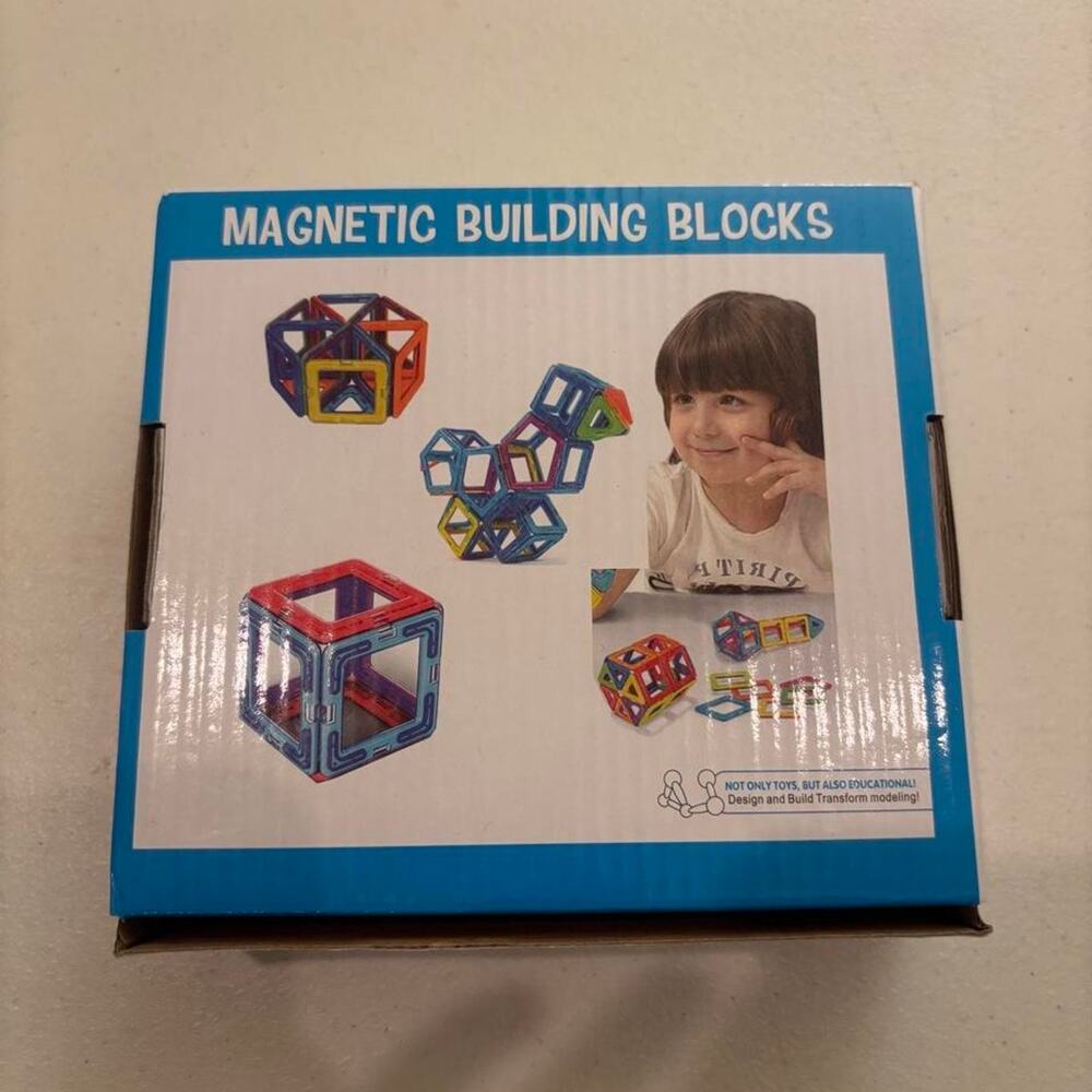 Magnetic building blocks in pink